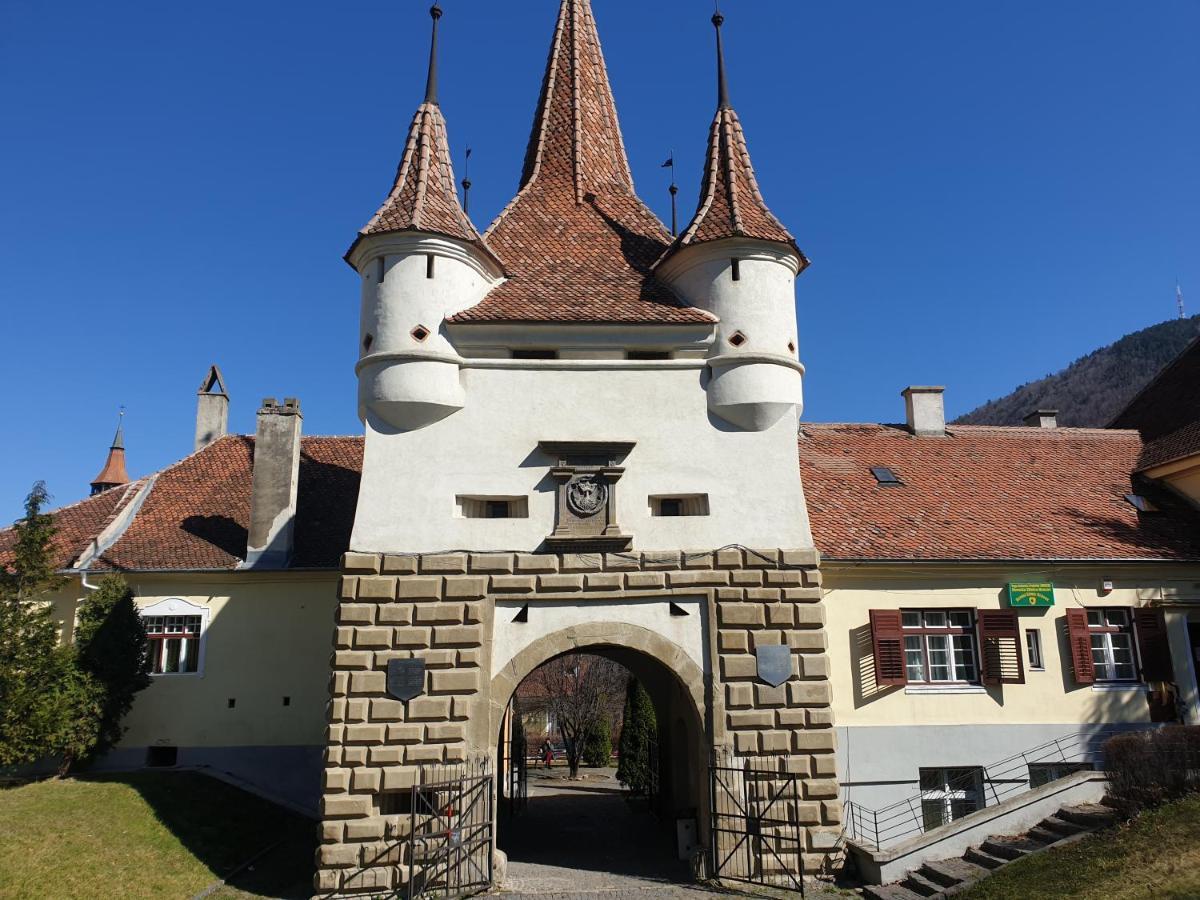Studio Central Poarta Schei Brașov Exterior foto